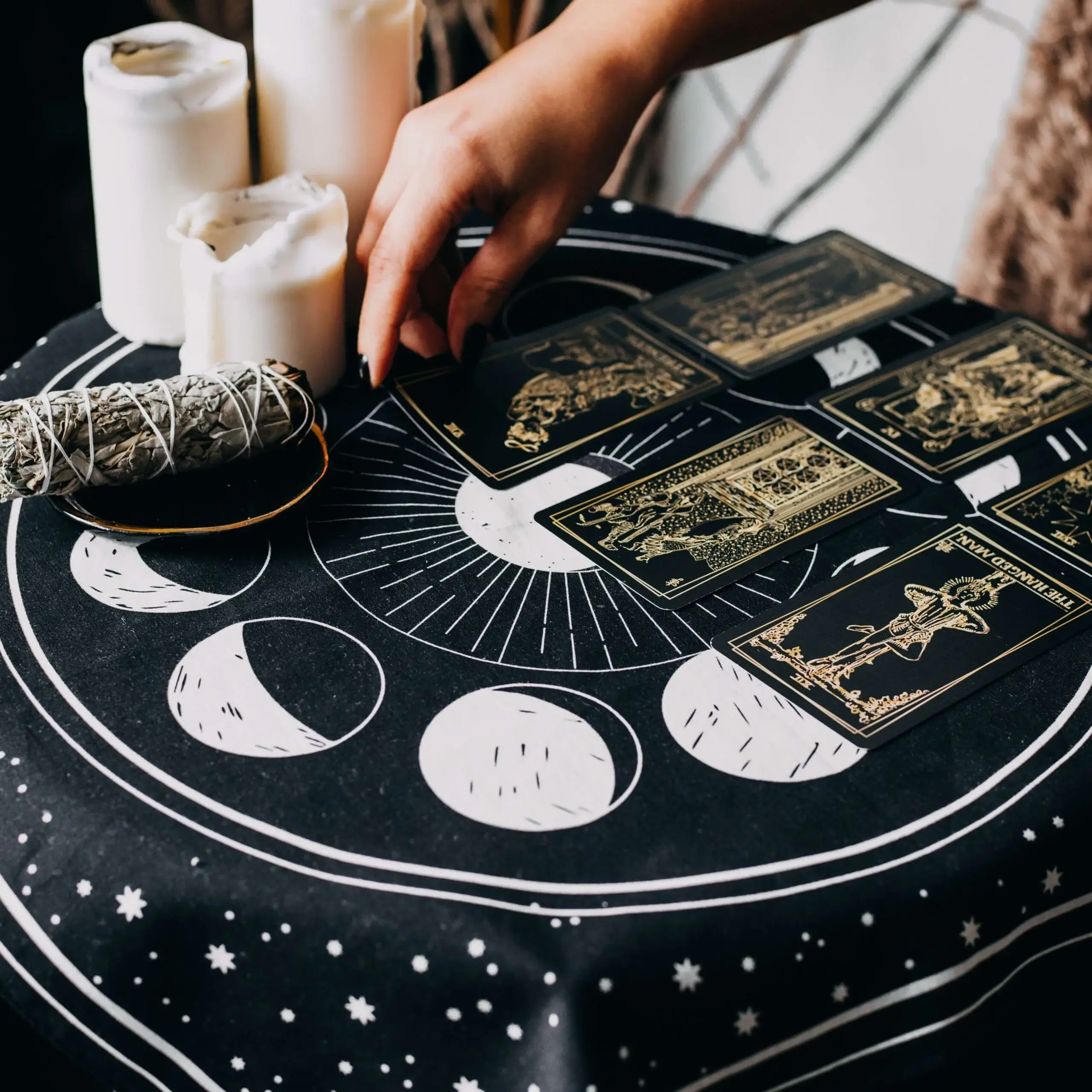 LA MUCI DESIGN - Wholesale Tarot Cards - Moon Phase Altar Cloth – Black Cotton Tarot & Ritual Altar4