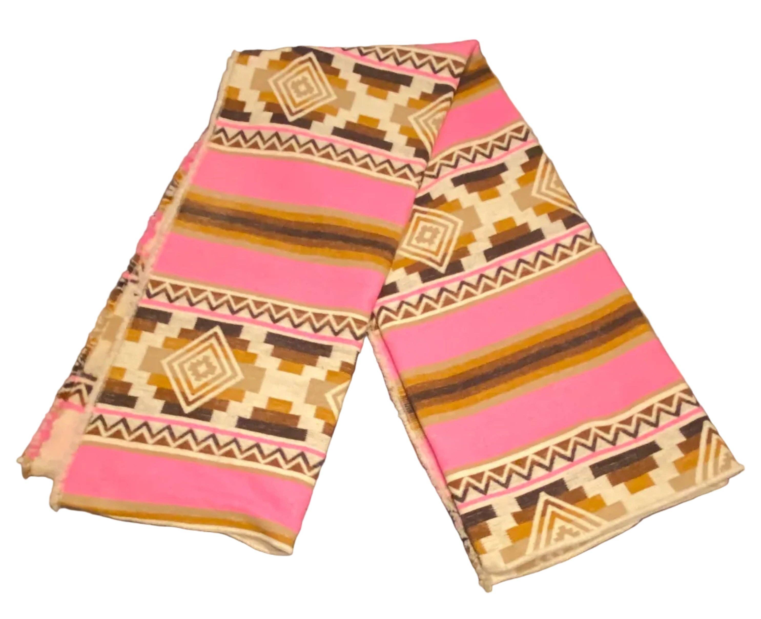 Little Amigos South America - Wholesale Throw Blanket - Cotacachi Cross 100% Wool Blanket1