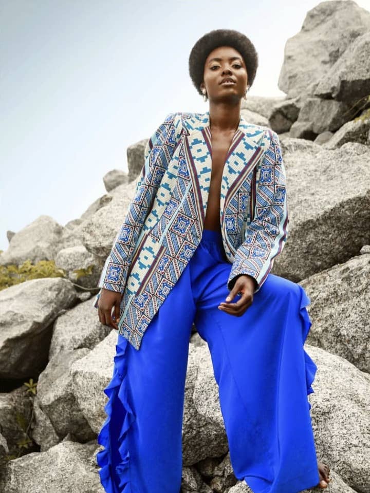 Pantalone con volant per la vendita all'ingrosso da parte di CYNTHIA ABILA