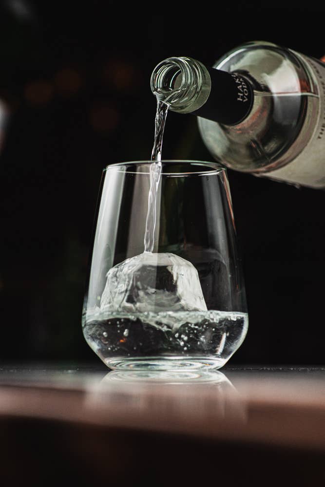 Hospitality Glass - Wholesale Wine Glass - Mencia 15.75 oz. Stemless3