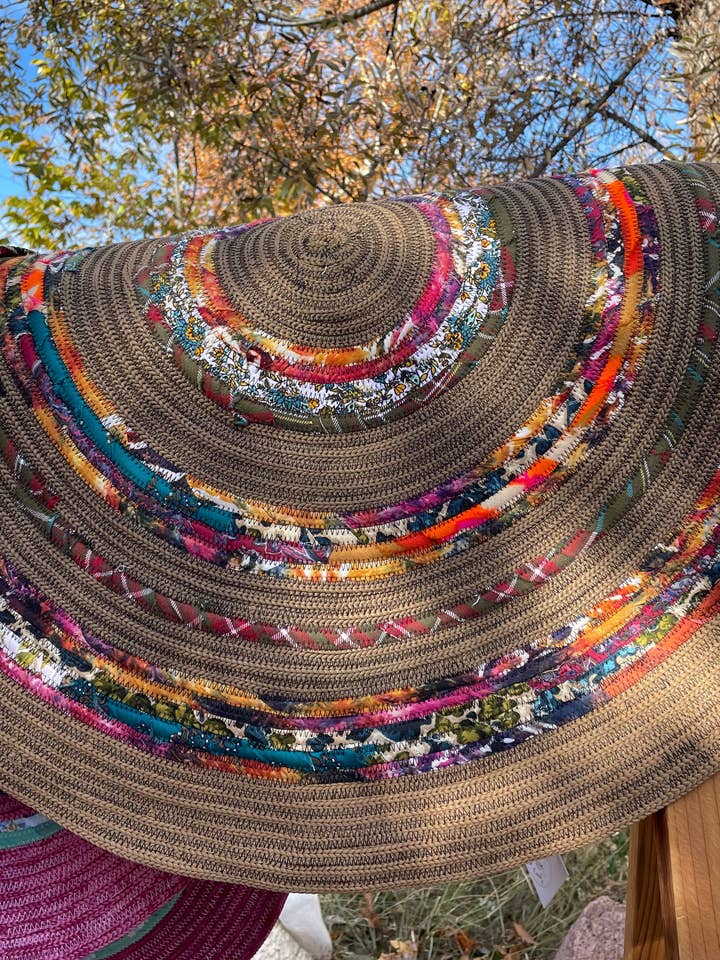 Brun mosaik runde for engroshandel hos Sow's Ear