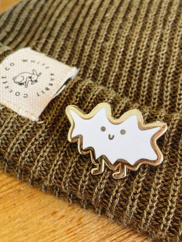 Broche de Spooks the Bat para venta al por mayor de fox & koi: stickers and pins