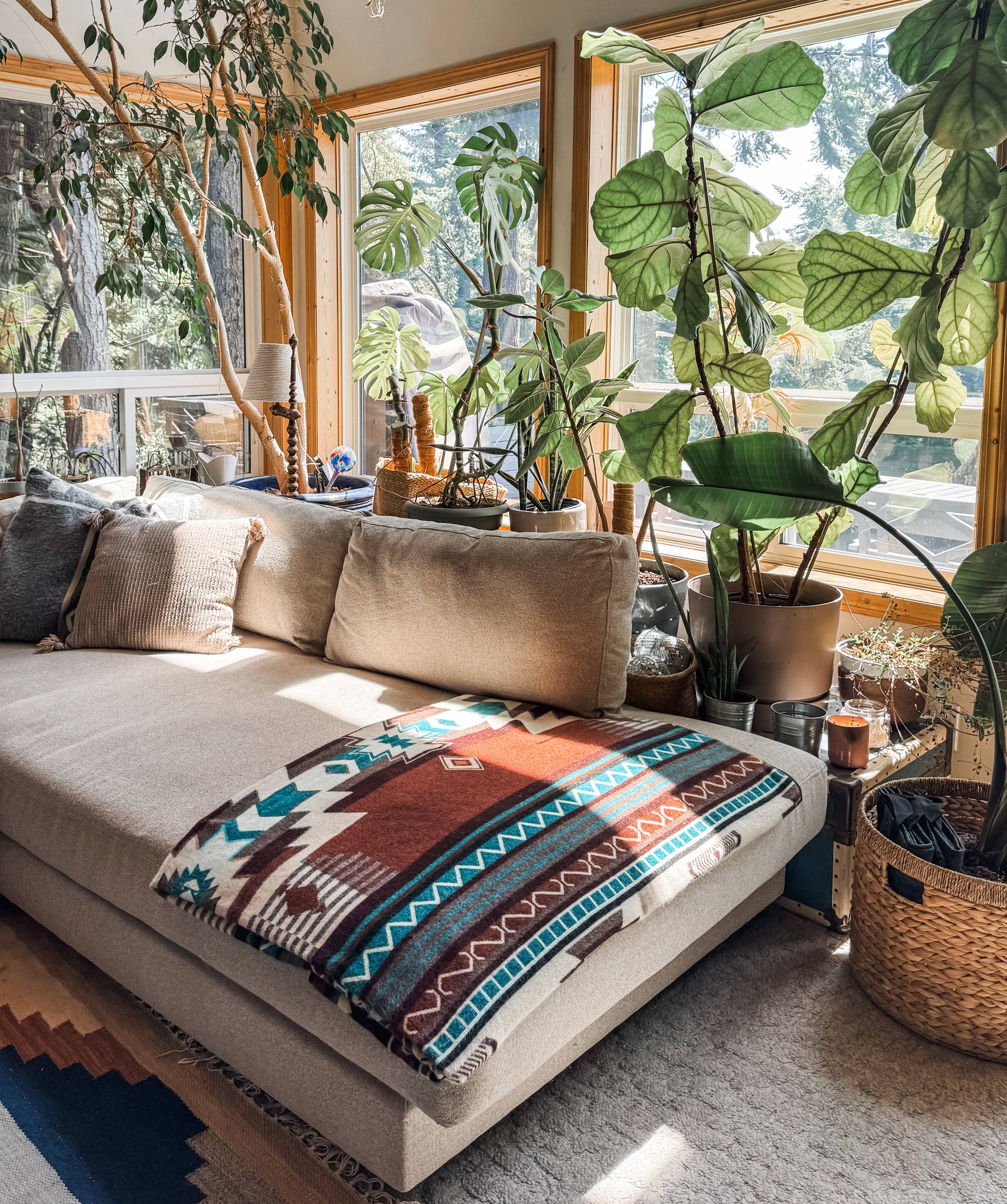 Wylde Brigade – wholesale Throw blanket – Cotopaxi Aztec Reversible Blanket9