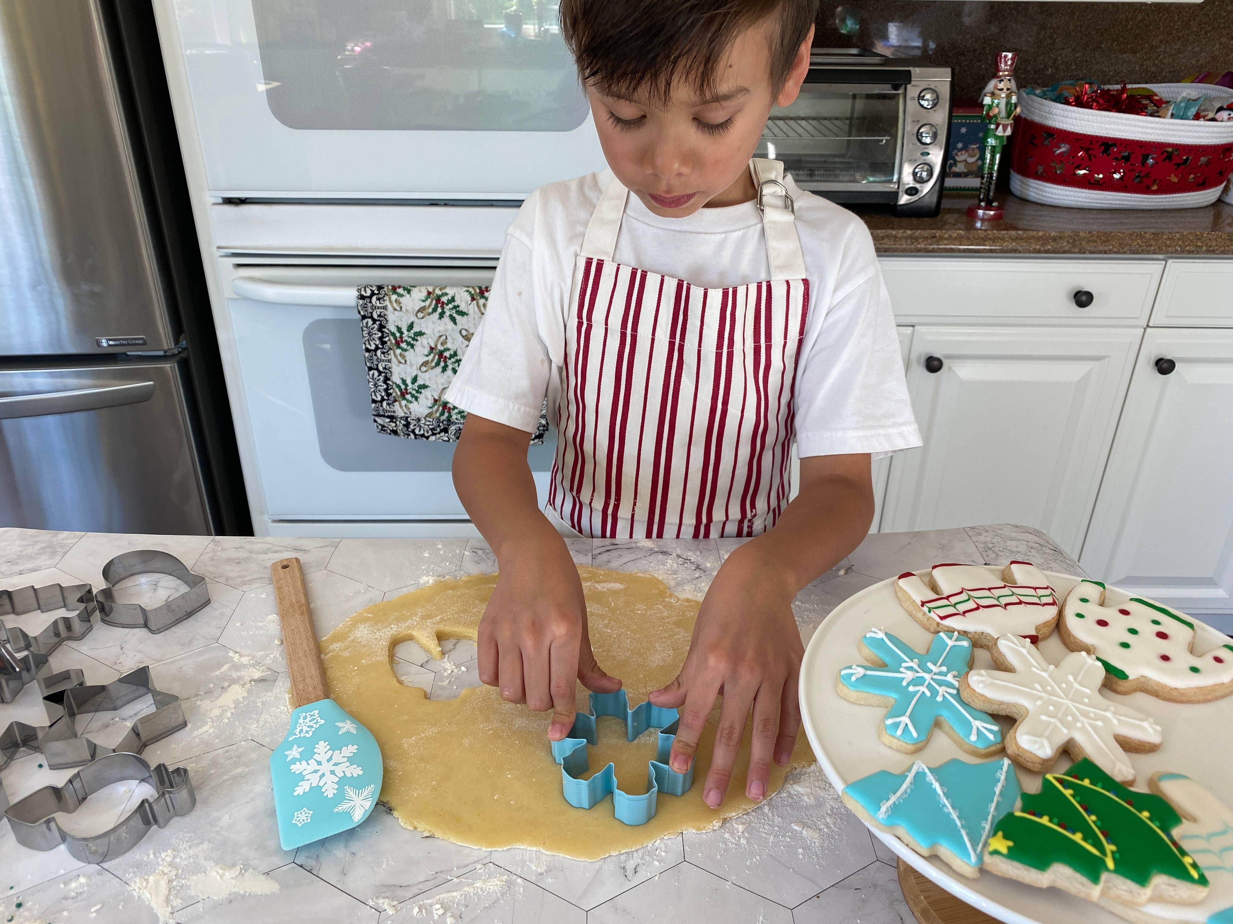 Handstand Kitchen - Wholesale Cookie Cutter - Snowflake Spatula & Cookie Cutter - 2pc Holiday Baking Gift4
