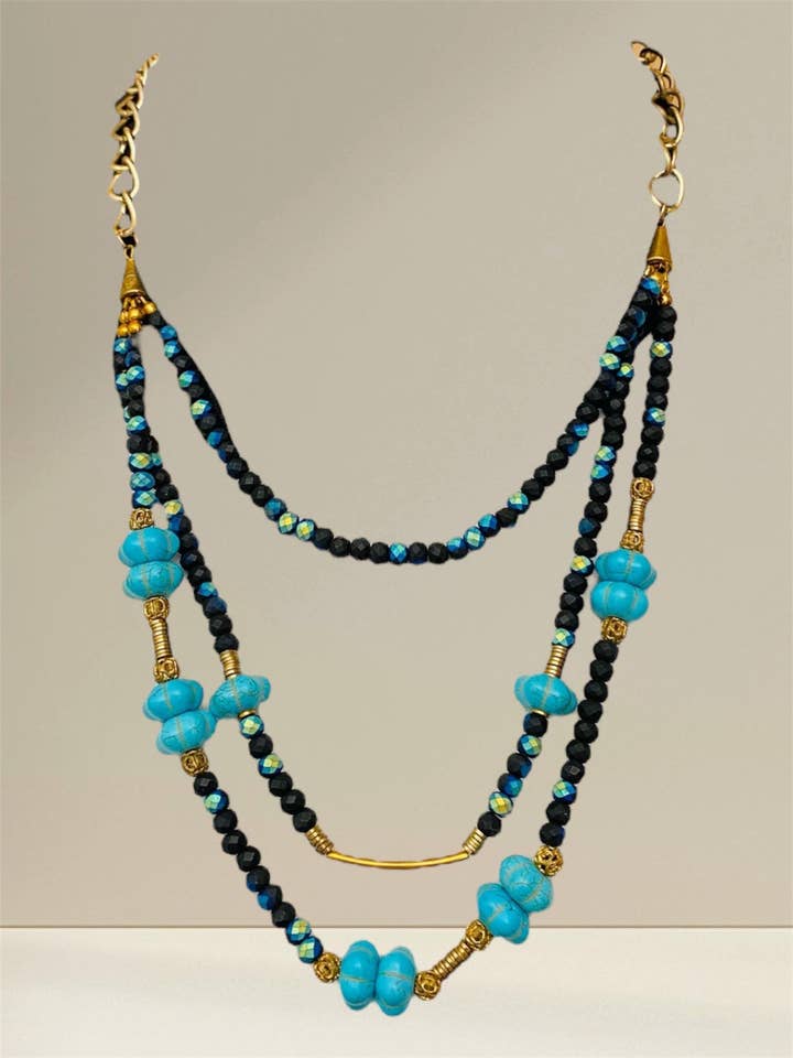 CHARLENE Handgjord Återvunnen Pärlhalsband i Flera Lager för wholesale av Studio Khira