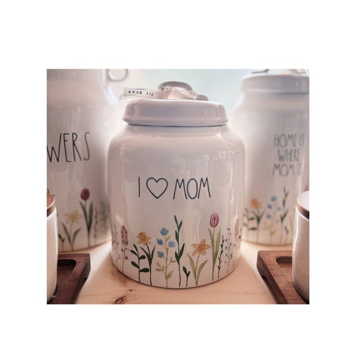 Nevsher Lior - Vente Boîtes - Grande boîte de cuisine Farmhouse à motif floral pour maman | Boîte de cuisine Rae Dunn x Magenta I Love Mom1