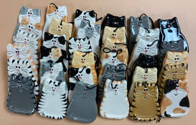 August Ceramics - Wholesale Ornament - Keramische kattenornamenten van 3": bestsellers3