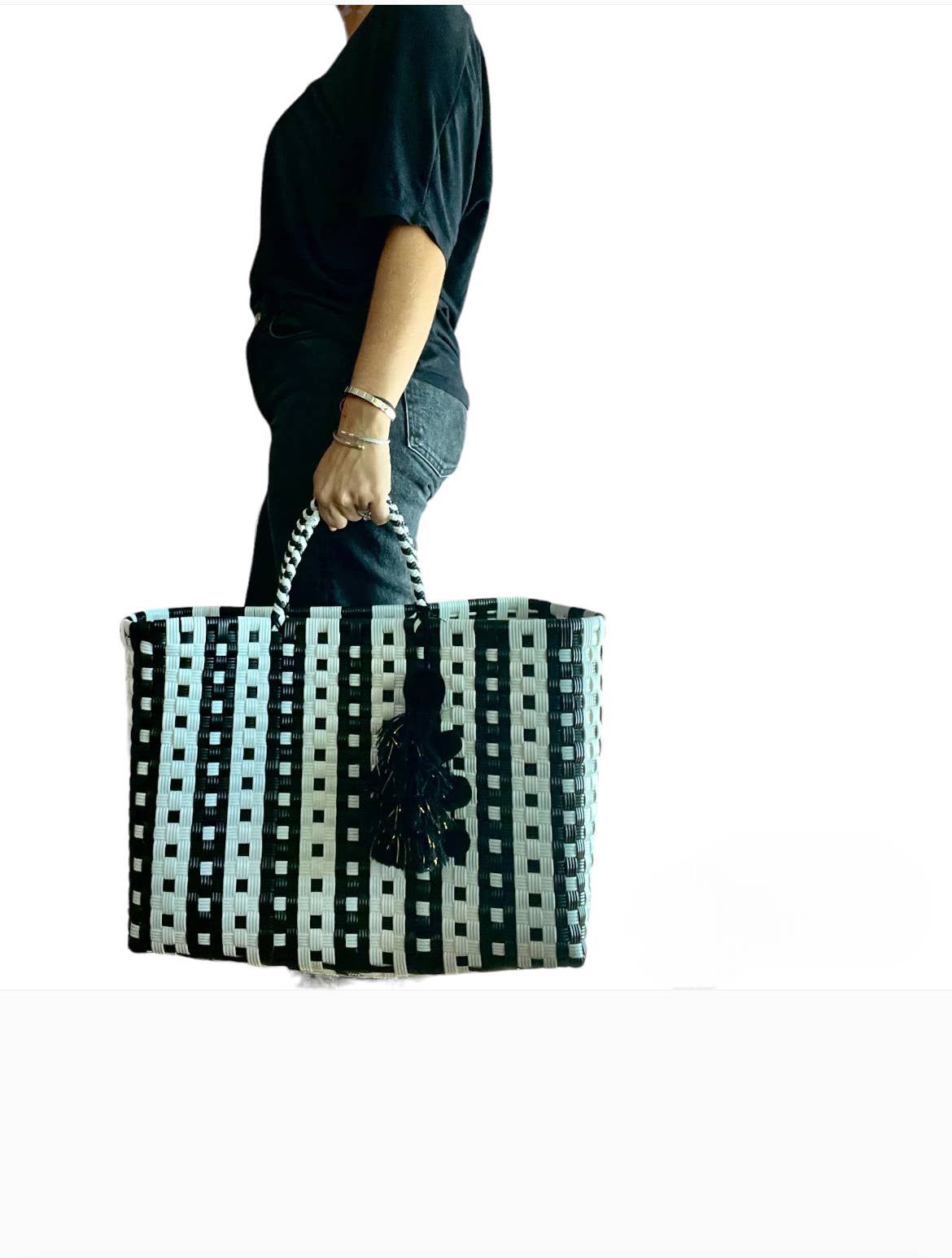 The Faria - Wholesale Beach Bag - Black and White Handwoven recycled plastic beach Bags 3