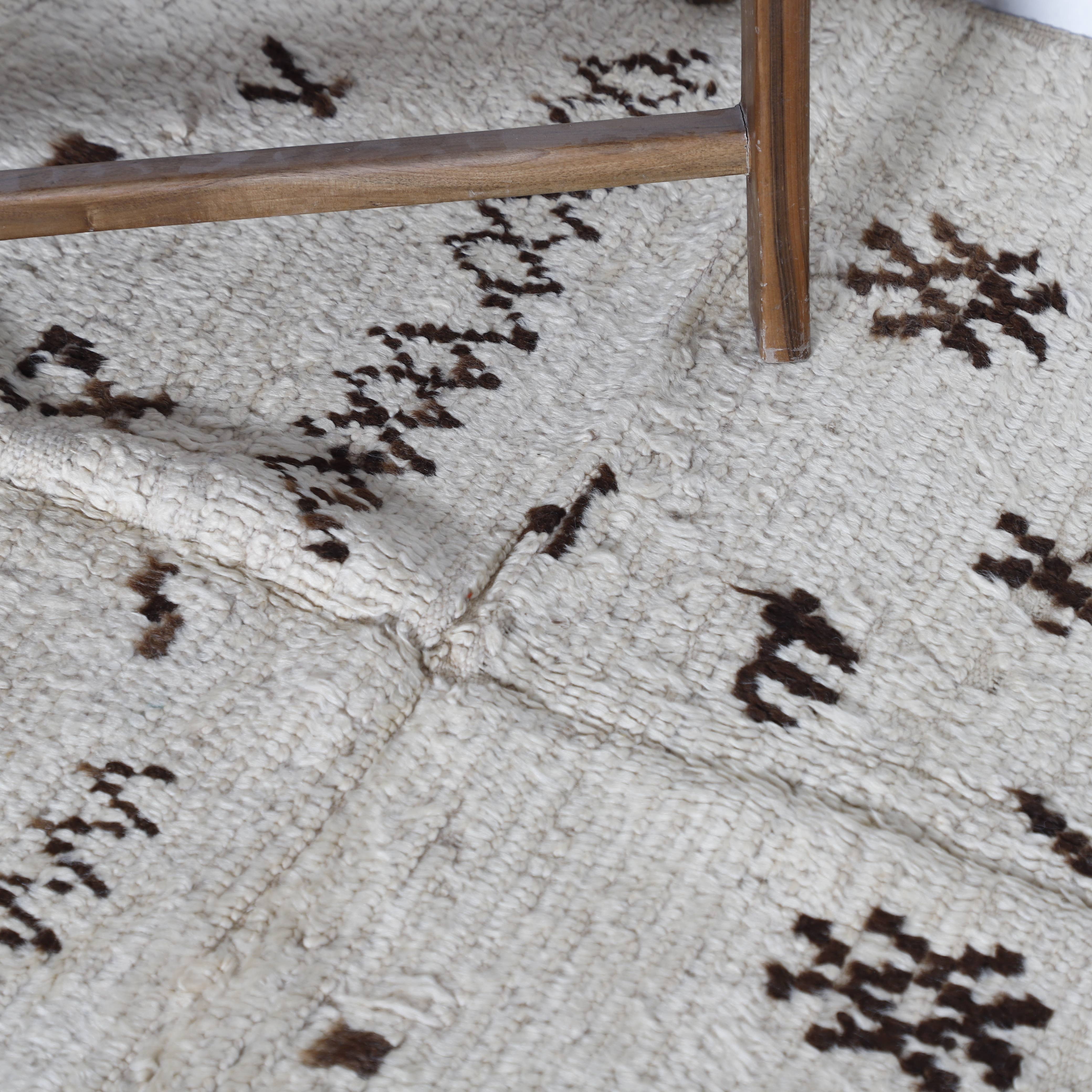 MUSMUSRUGS - Wholesale Area Rug - Berber Beige Wool Rug | Simple Geometric Artisan Carpet2