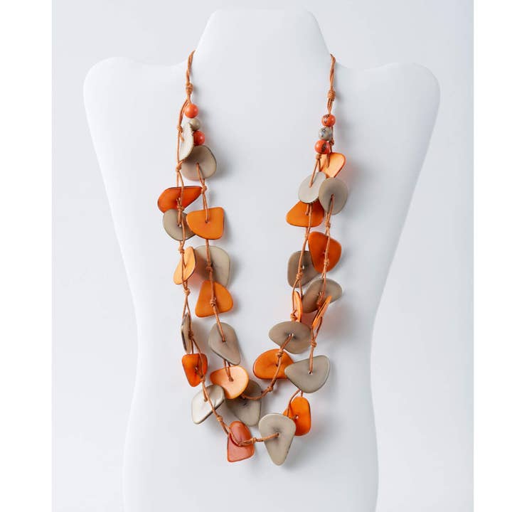 Colar Declarativo Niki com Pétalas de Tagua em Duas Camadas por atacado de TaguArtsy