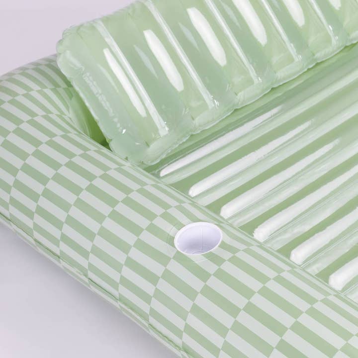 Flamingueo – wholesale Beach accessories – Tanning pool with green cup holder2