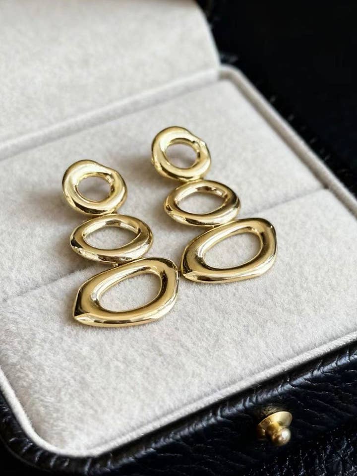 Boucles d'oreilles en acier à mailles irrégulières E8678 pour la vente par Ole