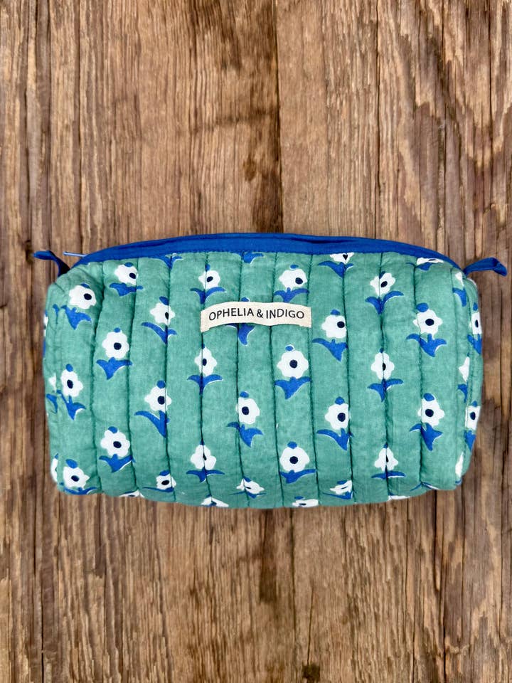 Astuccio Cosmetico Verde a Fiori Ditsy per la vendita all'ingrosso da parte di Ophelia & Indigo