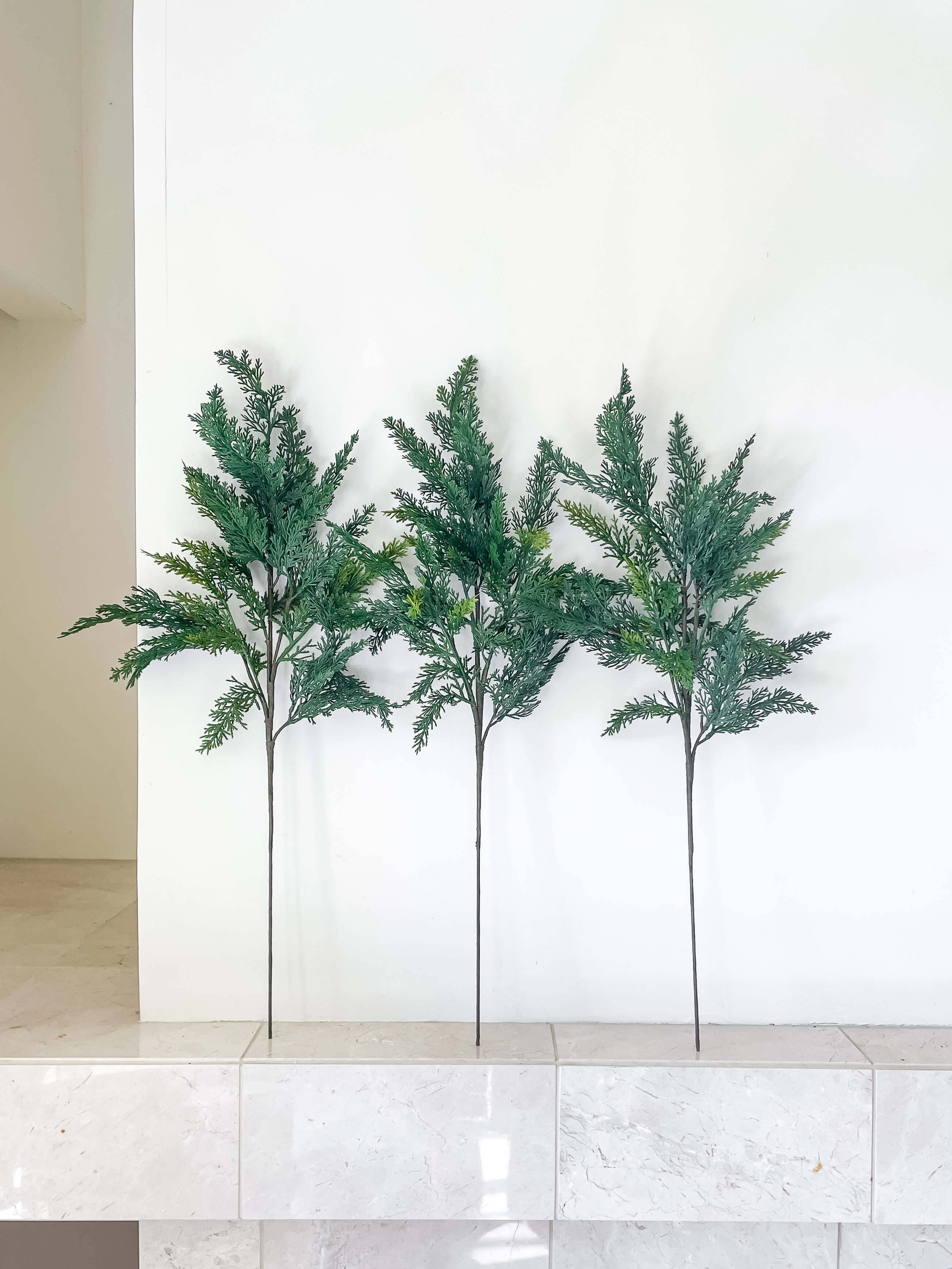 Hycroft Home Decor - Vente Décoration de Noël - Tige de Noël en faux cyprès Real Touch 28"2