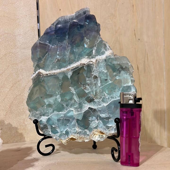 Piastra in cristallo di fluorite con supporto per la vendita all'ingrosso da parte di Cool Wellness Cafe LLC