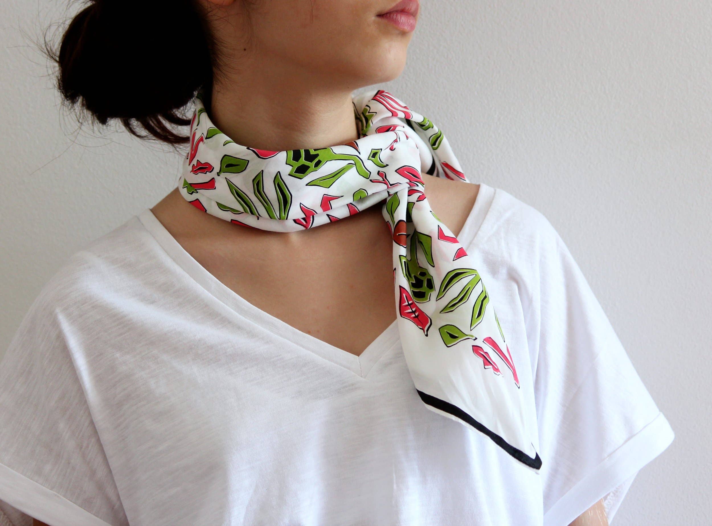 Matilde Beldroega - Wholesale Zakdoek - Uniseks - Sjaal van een mix van zijde en katoen - Bloemen 5