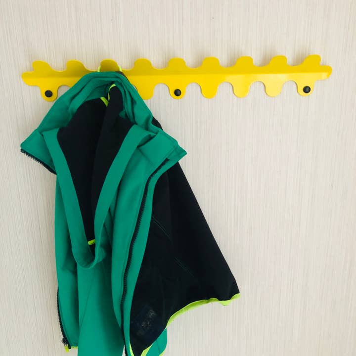 CosyDecorArt – Großhandel Wandhaken – Wiggle Metallbügel, Schnörkelgarderhaken, Wackelwandhaken, schwarzer, gelber, weißer Farbaufhänger für den Eingangsbereich, strapazierfähig3