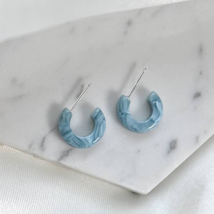 Fenna&Fei - Wholesale Hoop Earrings - Huggie Hoops Collection | Small Tiny Minimalist Resin Hoops
