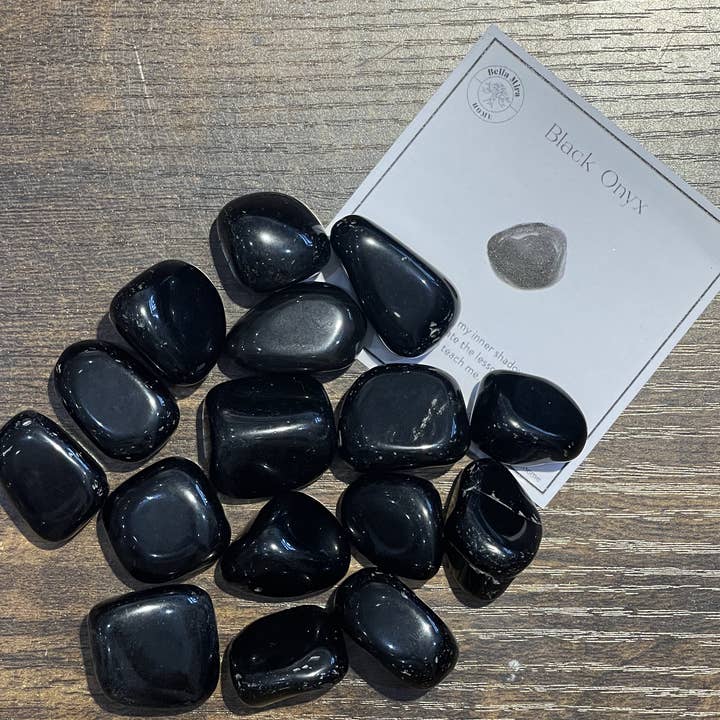 Sort Onyx tumlede krystaller 100gms med infokort for engroshandel hos BellaMira Home