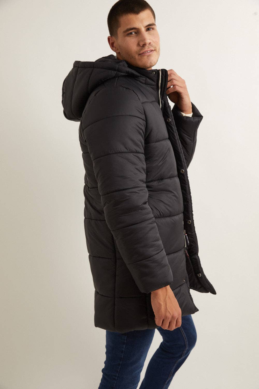williot – Großhandel Mantel – Herren – Steppmantel mit abnehmbarer Kapuze Schwarz4