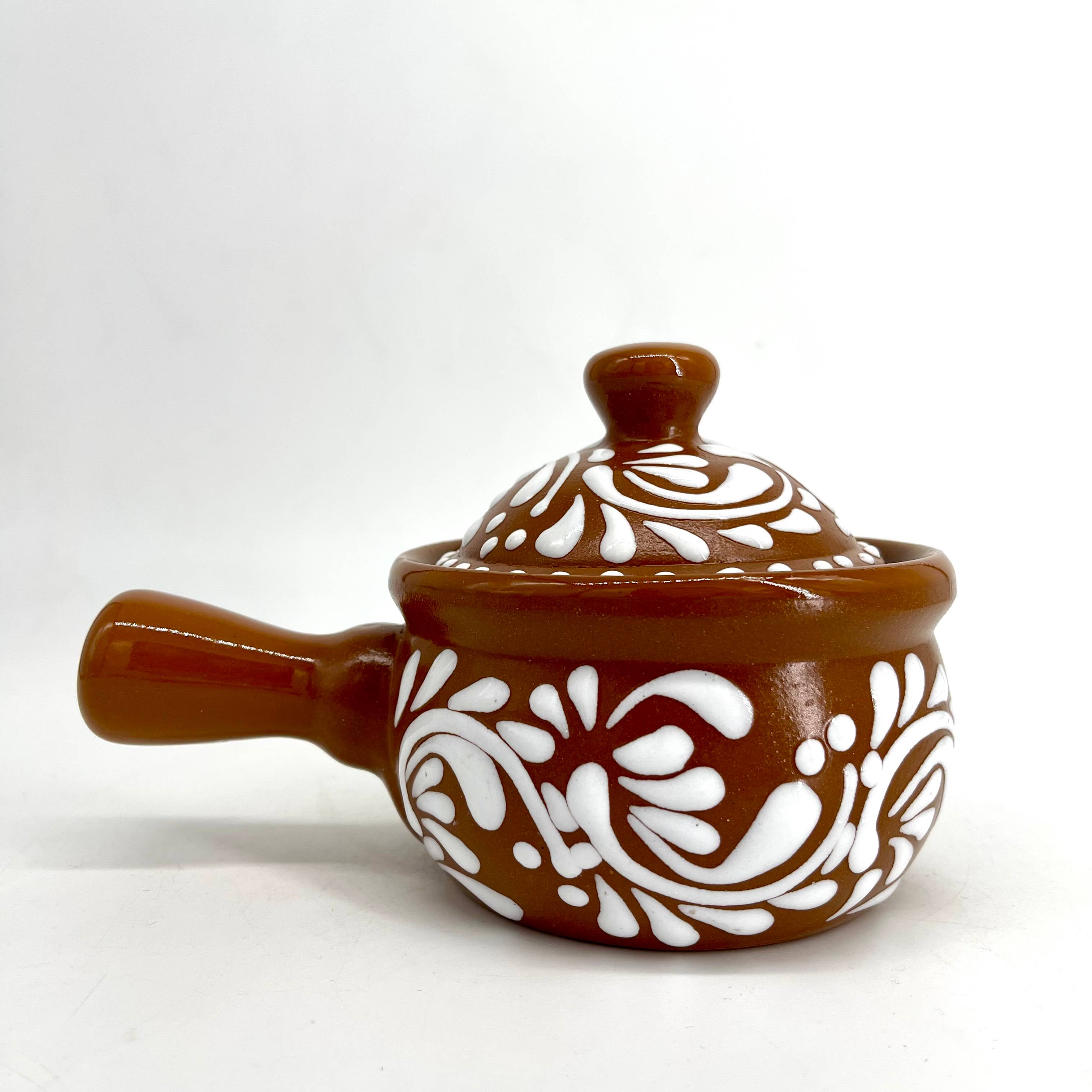 Fiesta McAllen LLC – wholesale Decorative plate/dish/bowl – Elegant Mexican Ceramic Salsa Bowl with Handle2