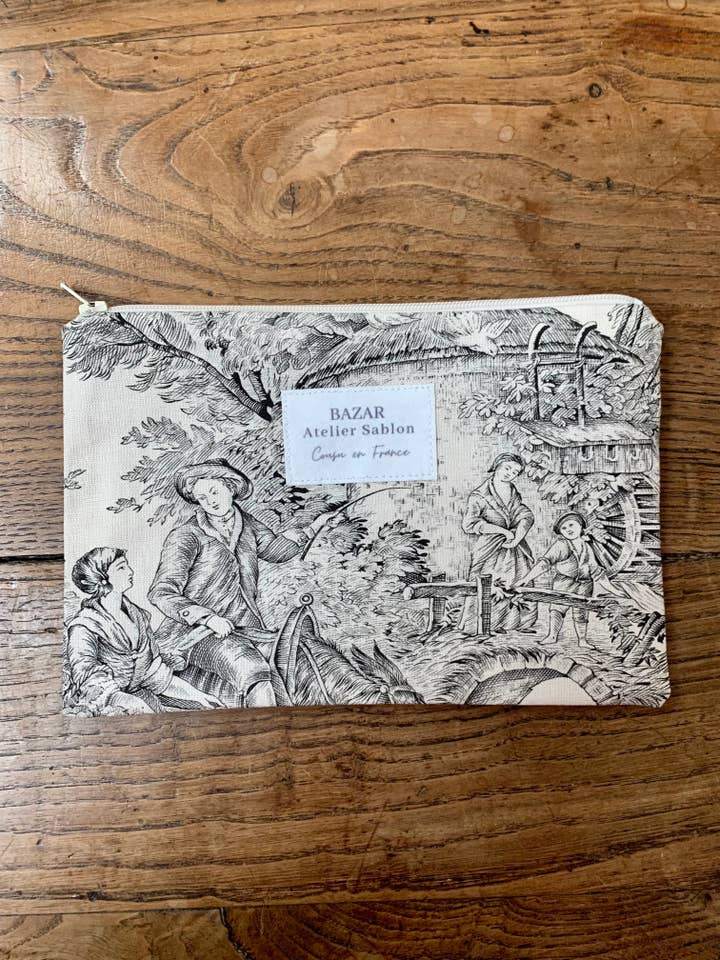 Flat pouch - Jouy de Fruits Noir for wholesale by Bazar Atelier Sablon