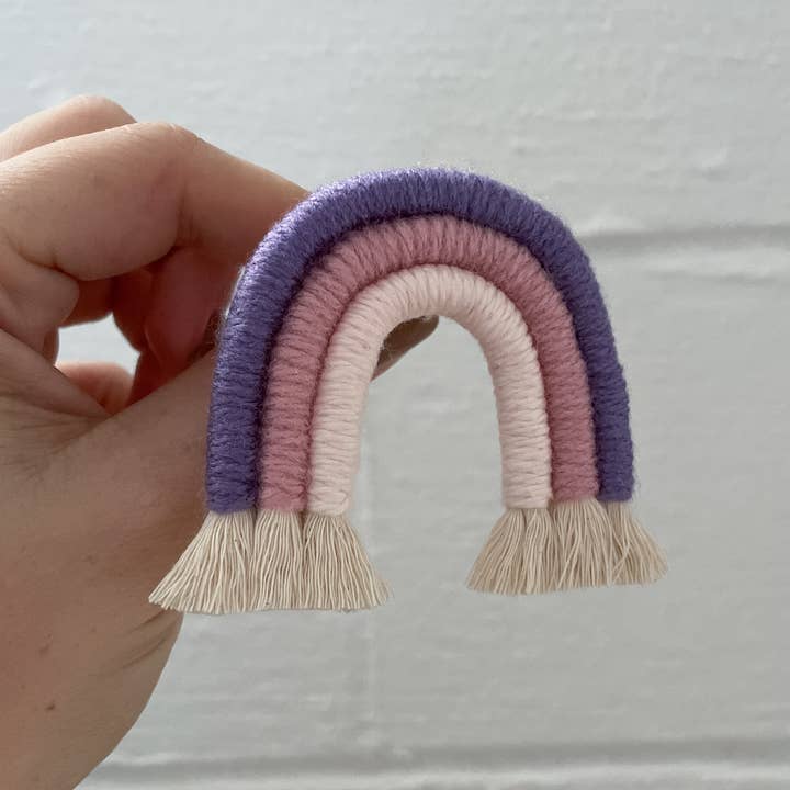 Knotty Mama Studios – Amuleto decorativo para carro – Unissexo por atacado – Clipe de ventilação do carro arco-íris1