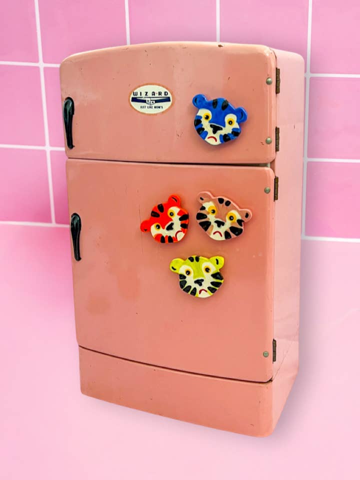 Cartoony Tiger Magnet for wholesale by SMO Ceramics & Stuff