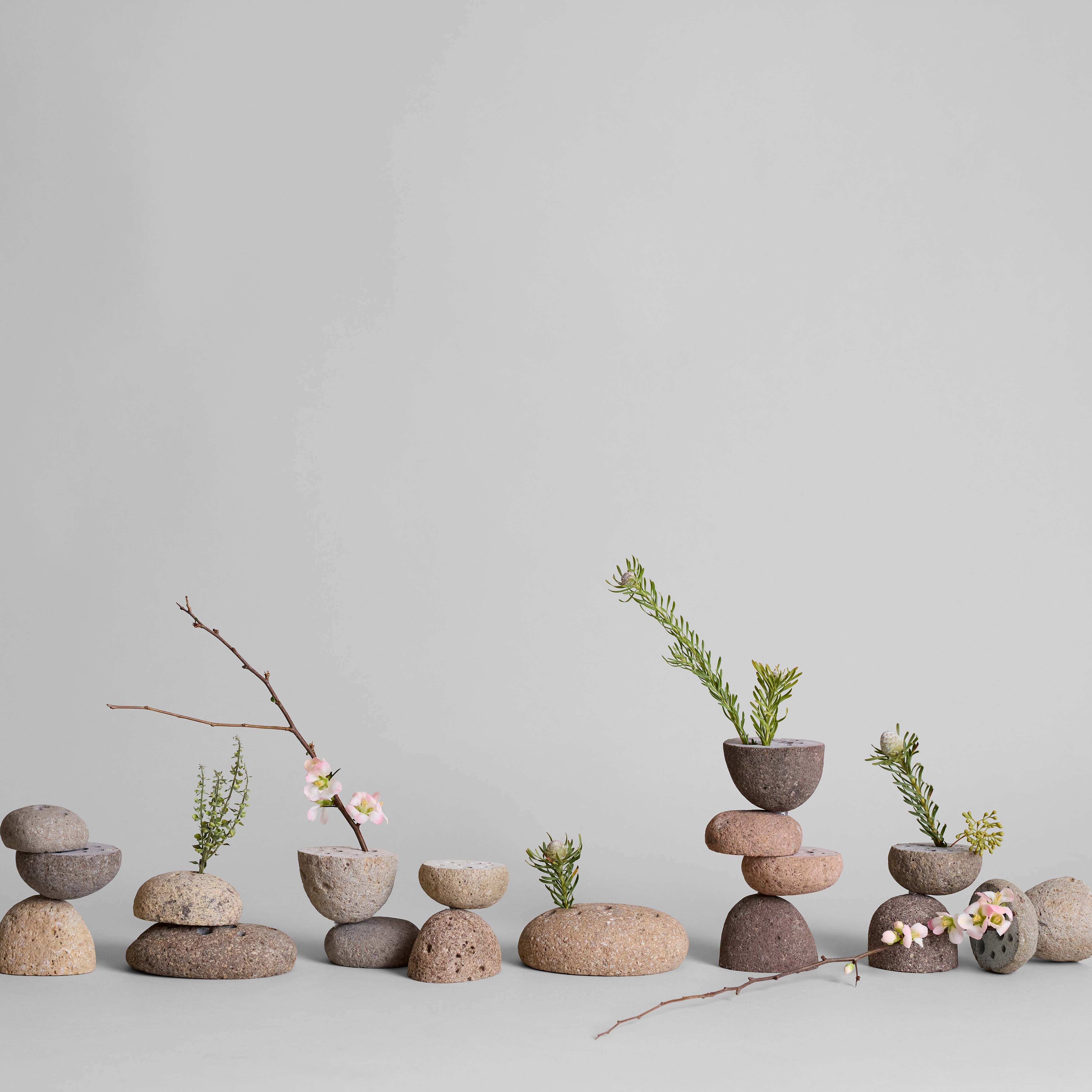 Bloomist – wholesale Decorative tabletop object – Round Stone Frog11