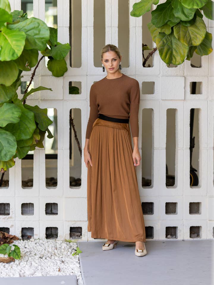 Back Placket Skirt for wholesale by Level Collection