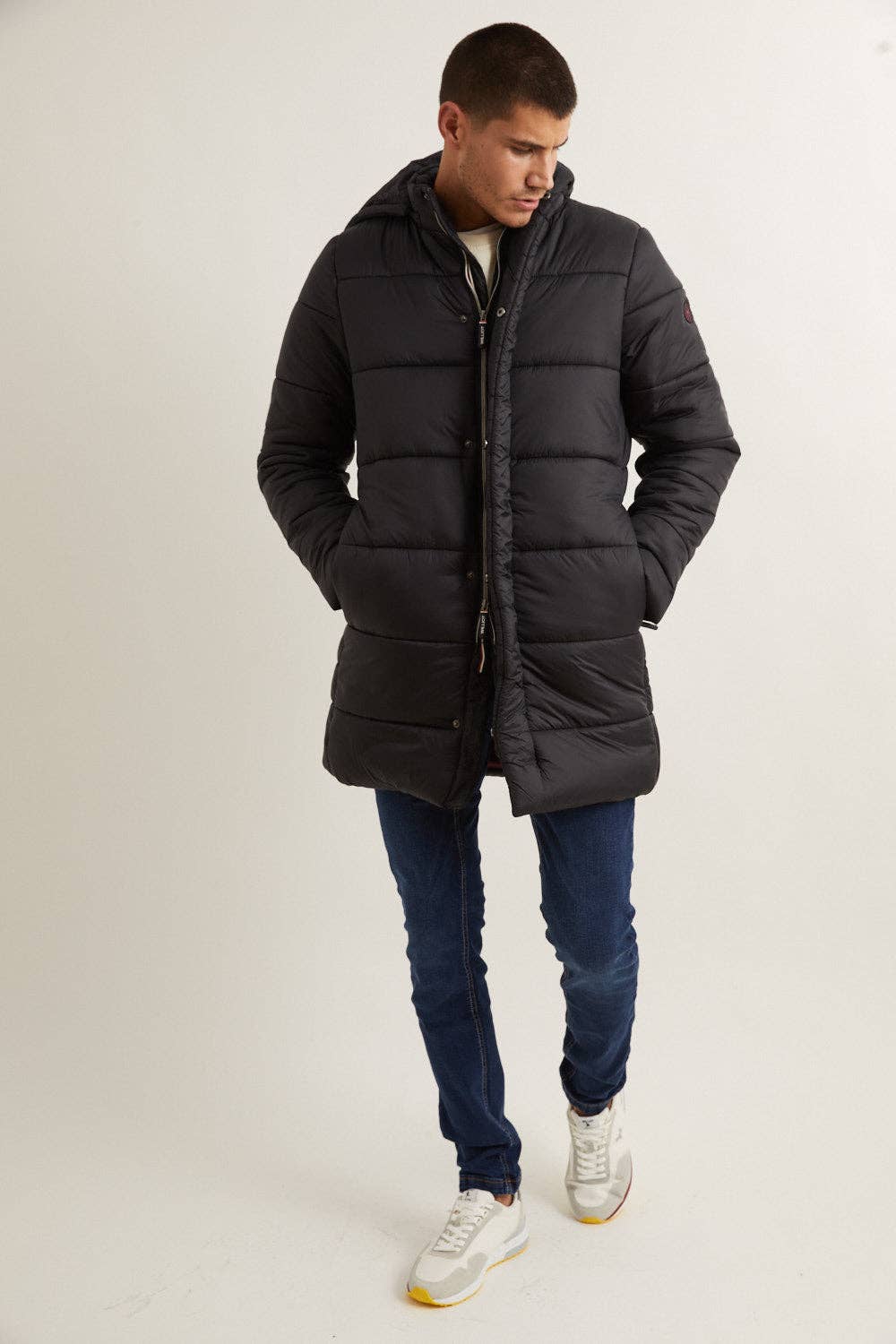 williot – Großhandel Mantel – Herren – Steppmantel mit abnehmbarer Kapuze Schwarz1