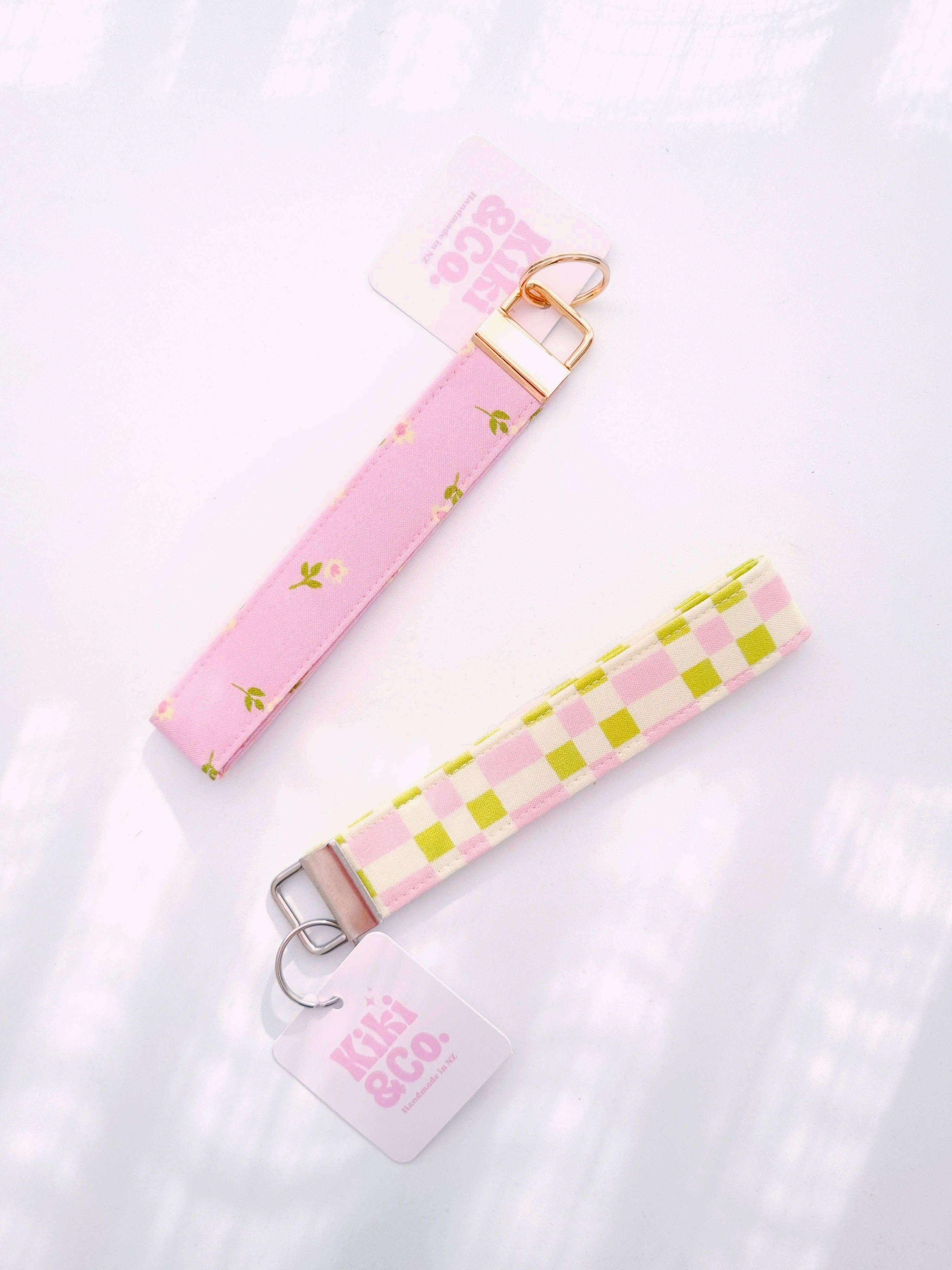 Kiki & Co. - Wholesale Keychain – Women's - Keychain - Pink\Green Checkered2