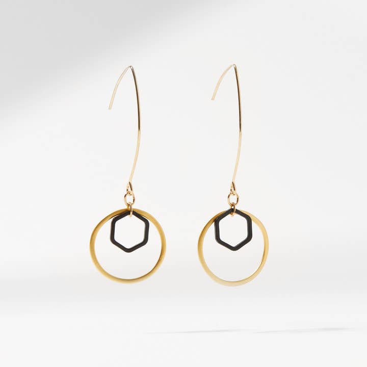 Boucles d'oreilles hexagonales noires « Le Contour » pour la vente par Oh, So Fitting!