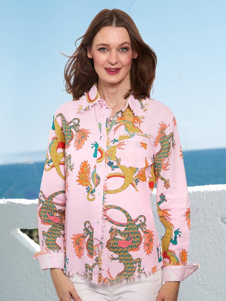 Cape Cod Haut Poudre Rose Imprimé Dragon Sur Coton Lin pour la vente par Dizzy-Lizzie