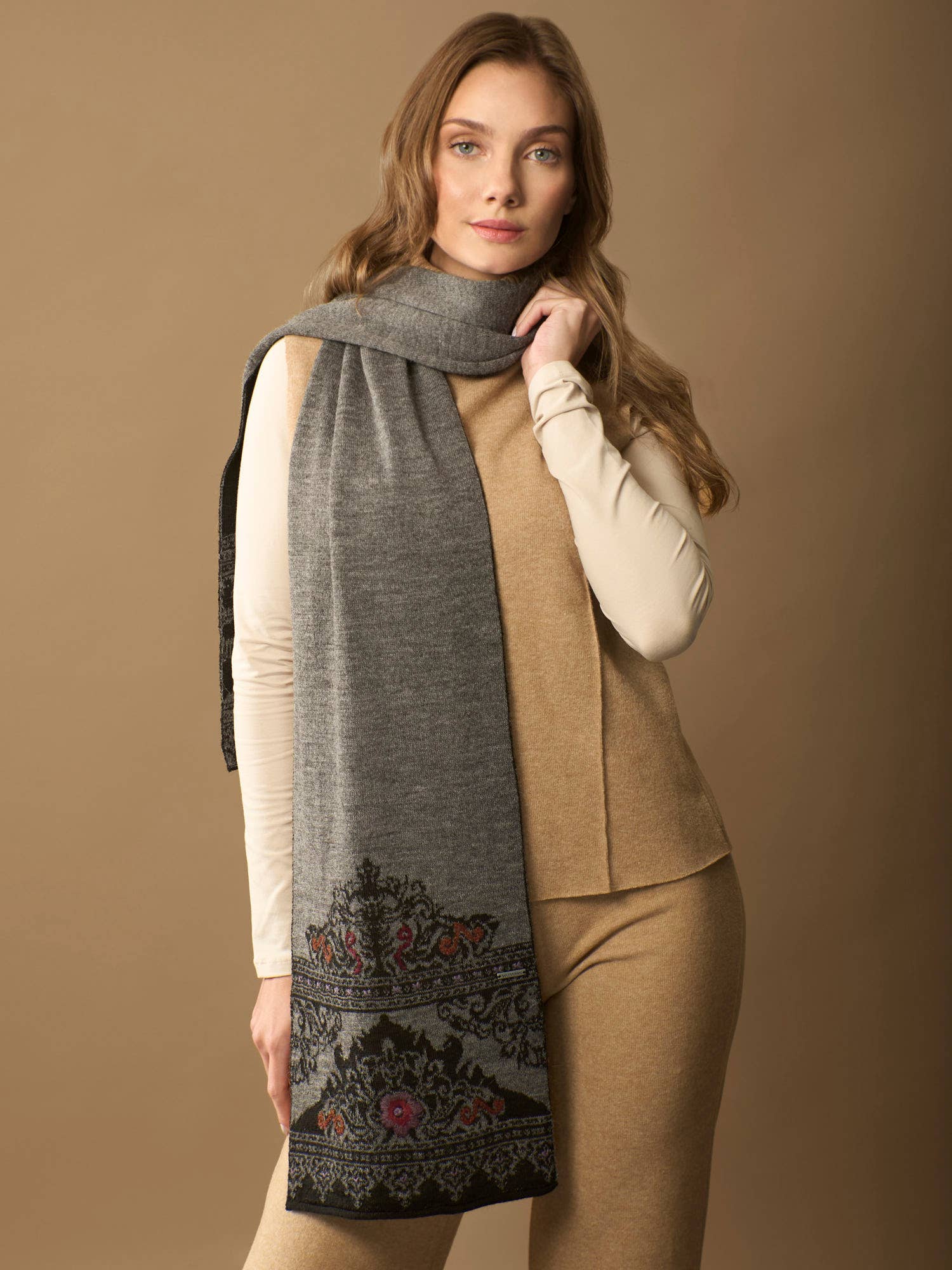 WUAMAN - Alpaca - Wholesale Scarf - Women's - Isabela Alpaca Scarf | Hand Embroidery | Fall4