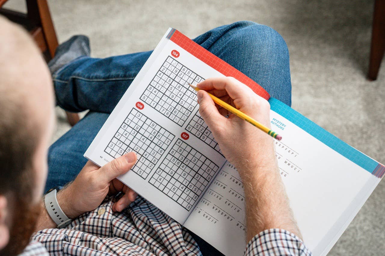 HarperCollins Focus - Wholesale Coloring & Activity Book - Adult - Brain Boost: 365 Brain Games for Adults3