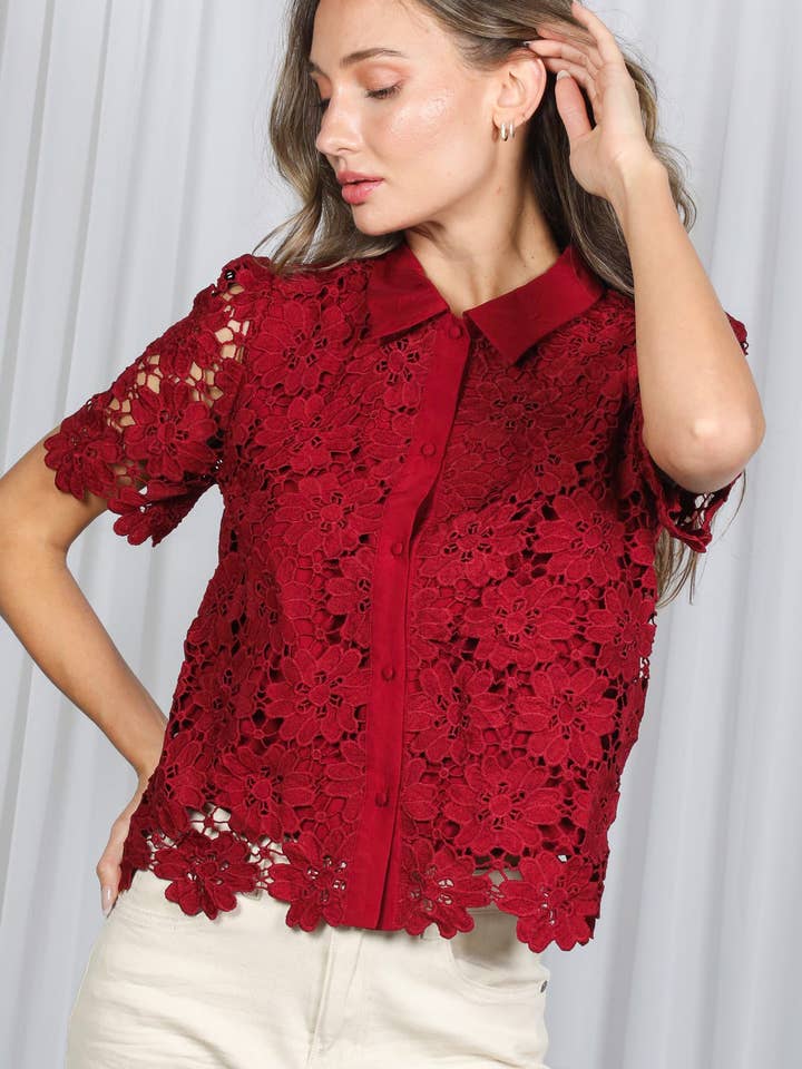 Blus med ihålig spetskrage och ögla VT82235 för wholesale av Vine & Love