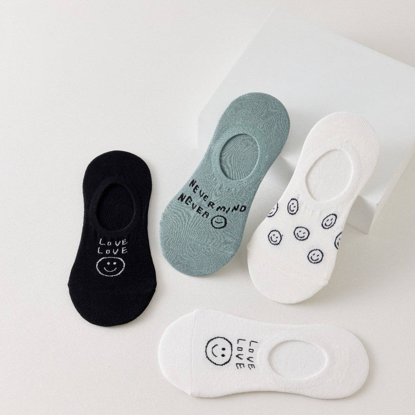 multicoloured Pack of 4 Invisible Smiley Socks for Women I 35-41 for wholesale on Faire4