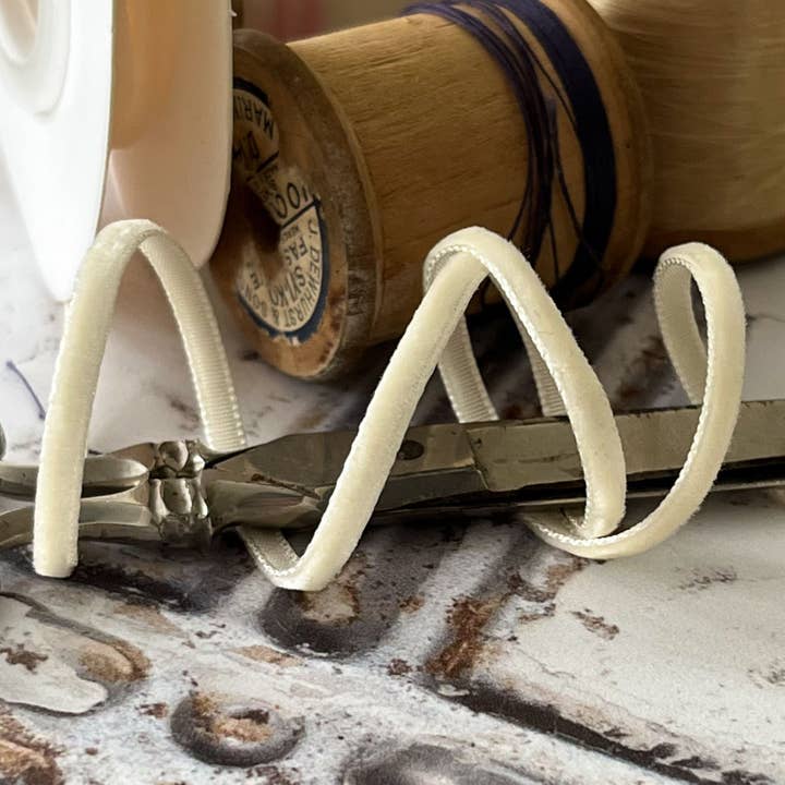 Ivoorkleurig fluwelen lint van 3 mm - rol van 3 meter voor wholesale door Imaginediy