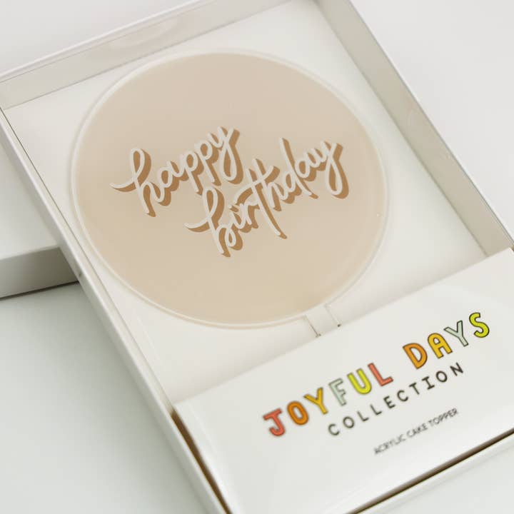 Joyeux Company – wholesale Tårta/Cupcake Topper – Happy Birthday cake topper i taupe akryl1