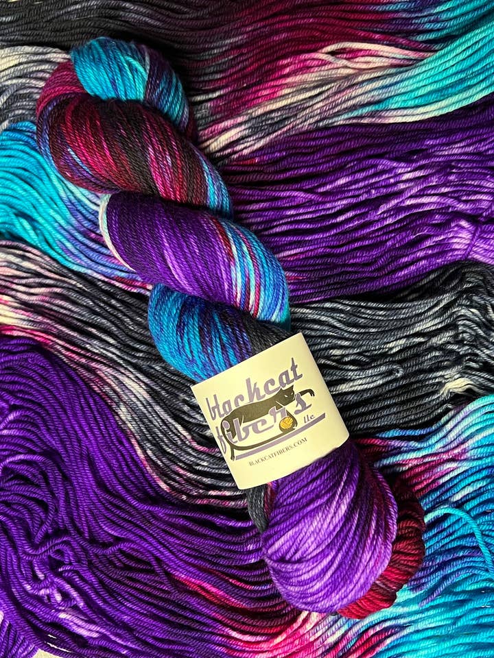 Njut av tystnaden - Essential DK Garn för wholesale av Black Cat Fibers