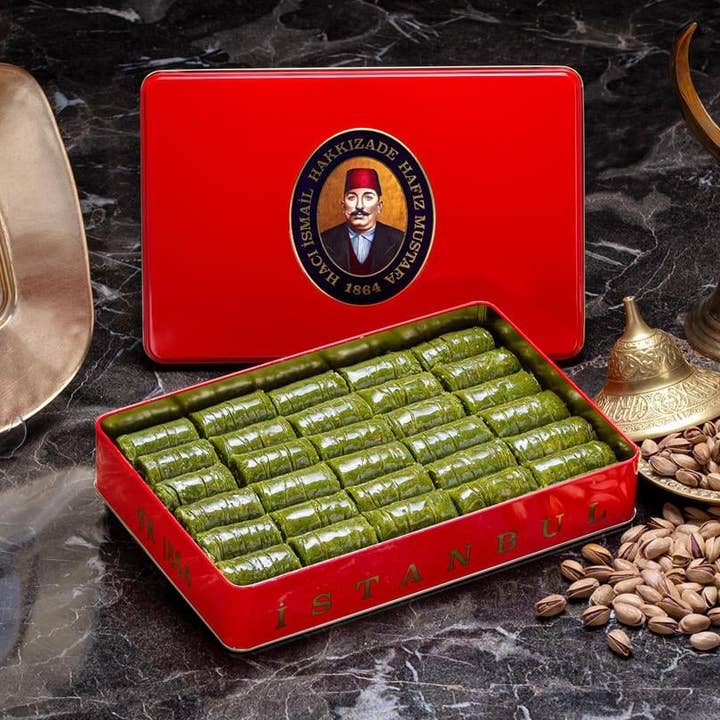 Aladdin – wholesale Chocolate box – Hafiz Mustafa | Pistachio Roll Baklava (Medium Box)0
