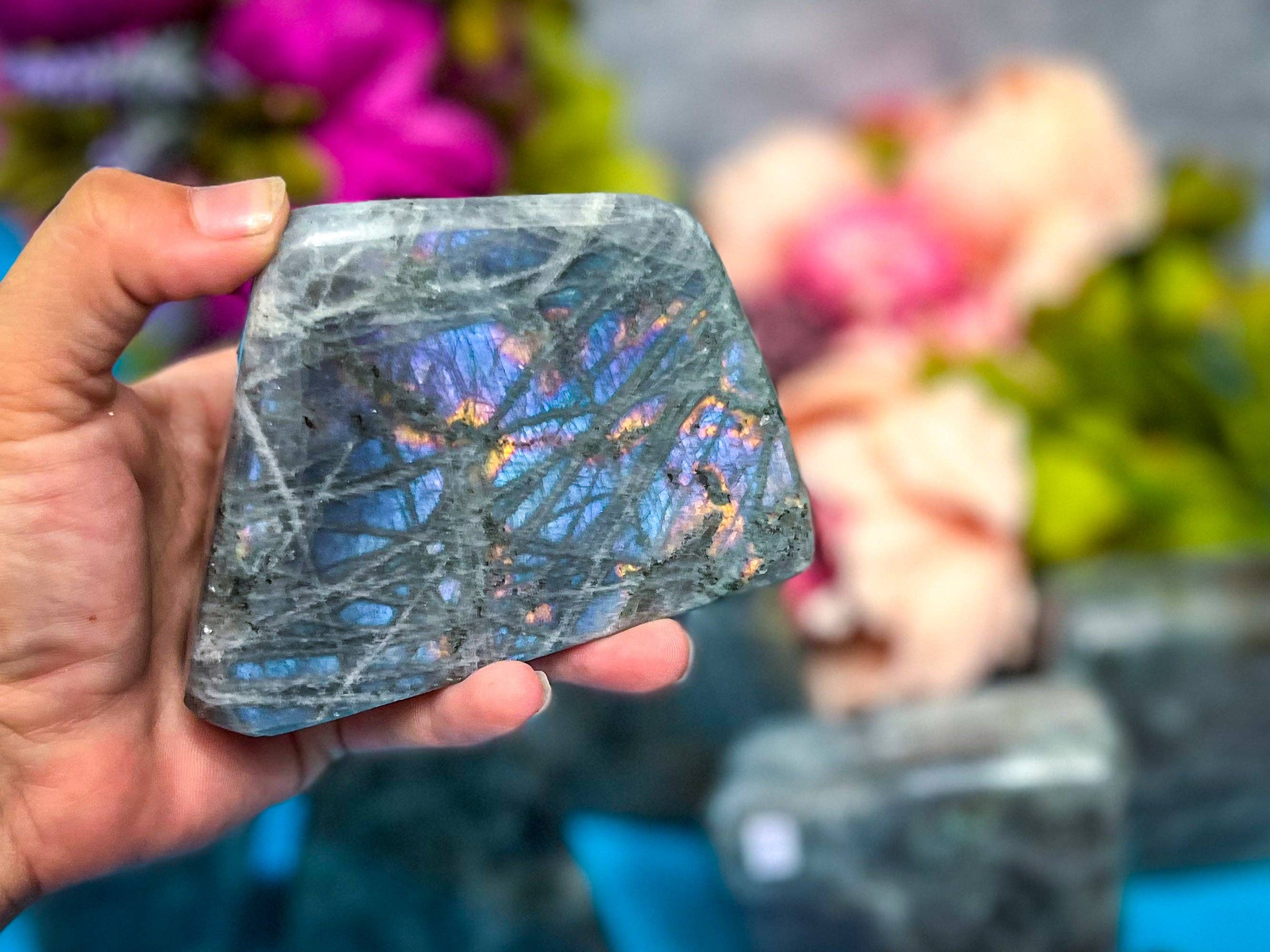 Mandala Gems – Großhandel Spiritueller Stein/Kristall – Großer lila Labradorit-Kristall Freiform, Regenbogen-Labradorit, Weißer Labradorit7