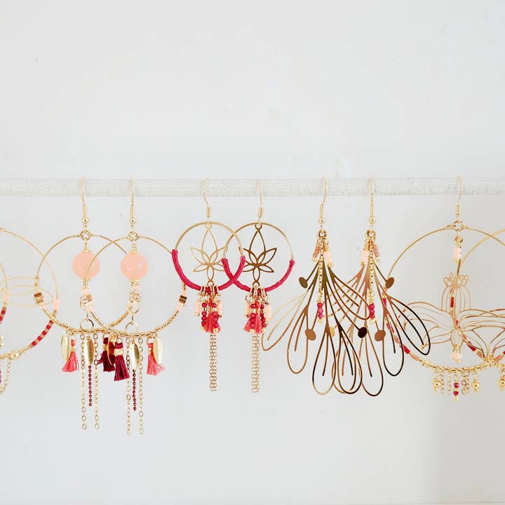 Serie B0-25 – Bohemiska, chic, blommiga örhängen för wholesale av Bijoux ENORA