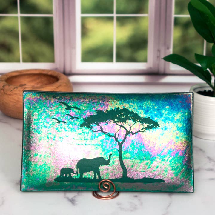 Elephants Engraved Platter for wholesale by Dee Janssen GlassWorks
