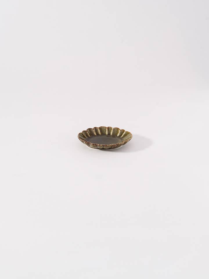 Mino Ware Mini Oval Chrysanthemum Olive for wholesale by LAKOLE