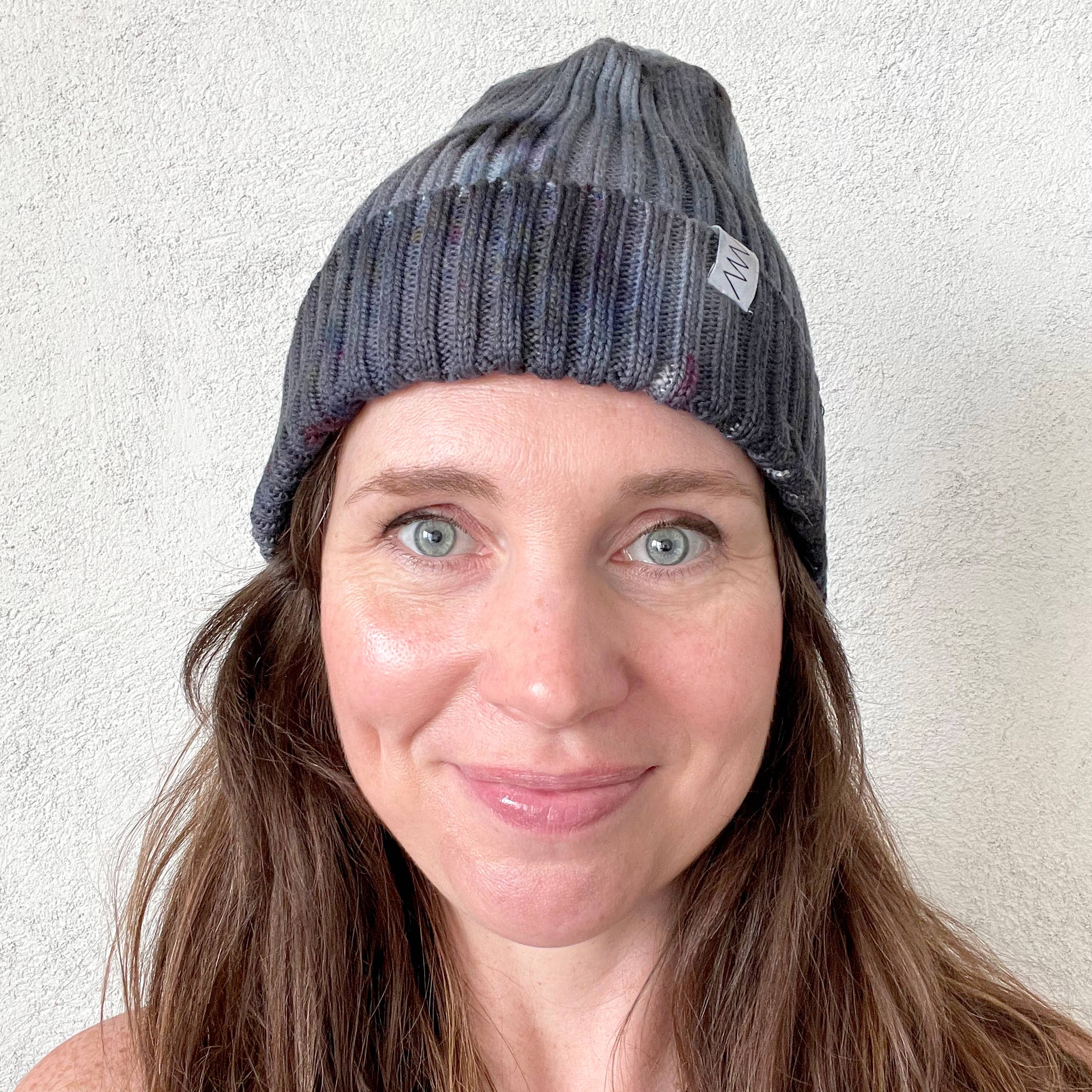 Merle Works - Wholesale Beanie - Uniseks - Embers handgeverfde muts1