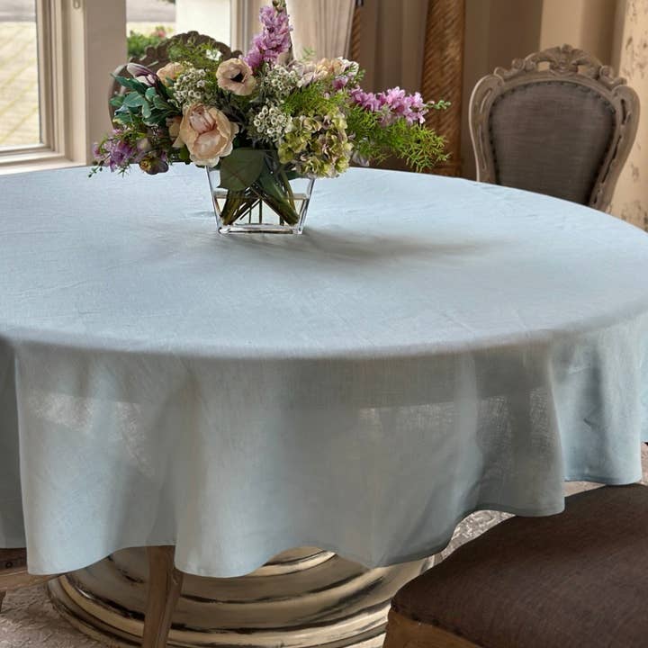 Arte Italica & Crown Linen Designs - Wholesale Tablecloth - Round Linen Tablecloth4