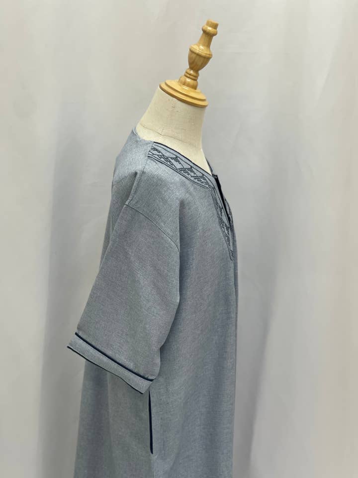 Palestinian Elegance - Wholesale Dress - Kids - Kids' High-Quality Thobe - Multiple Sizes and Colors4