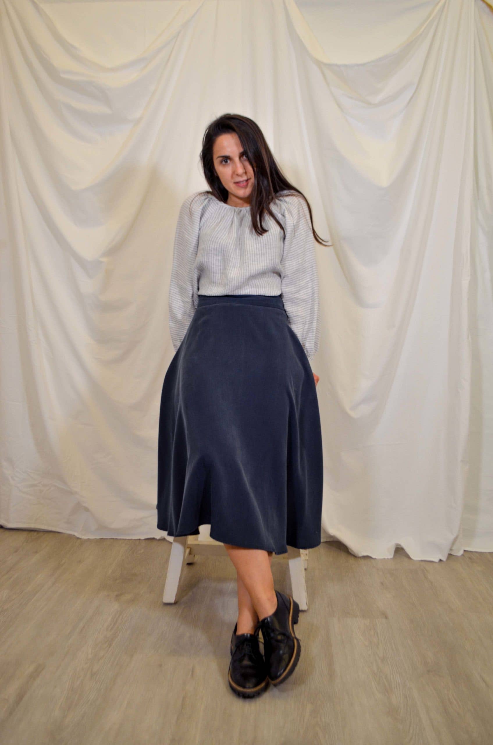 The Maker Collection – Engroshandel Nederdel - Dame – Tencel midi A-formet nederdel i marineblå1